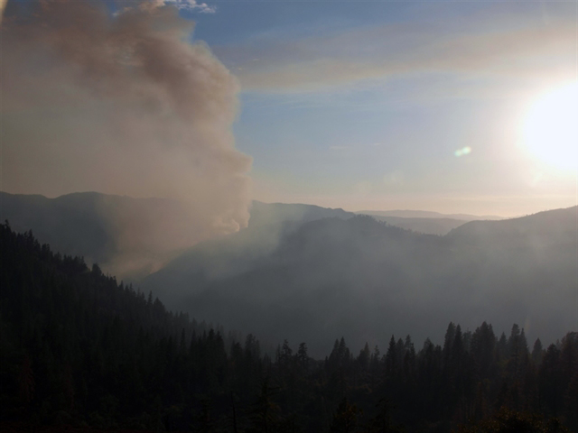 Dog-Rock-Fire-in-Yosemite-10-07-14