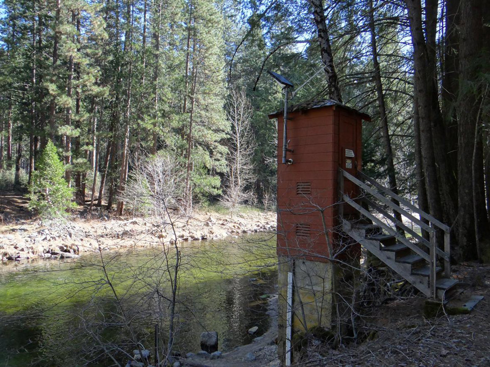 lower yosemite valley streamgage