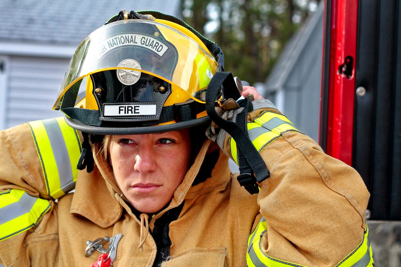 woman fire fighter 958266 1280