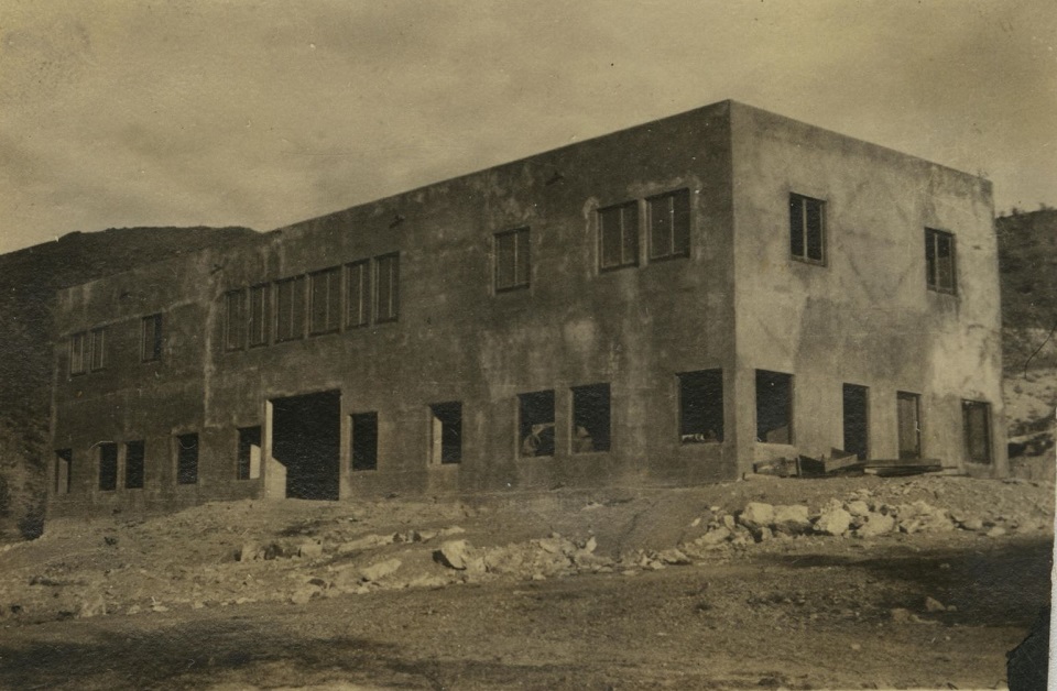 DEVA 18400 Scotty s Castle Main House during first construction phase circa 1923 960 pixels