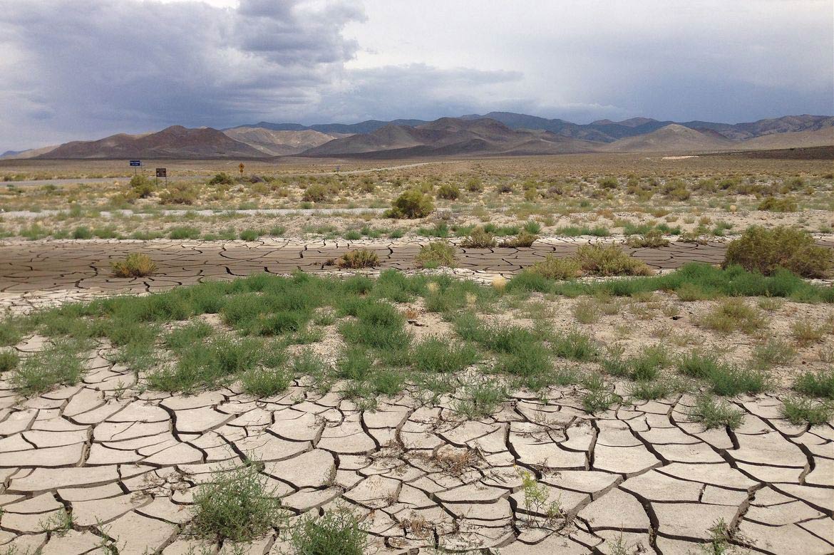 Cracked+land+in+Nevada+Famartin+Wikimedia+Commons hero