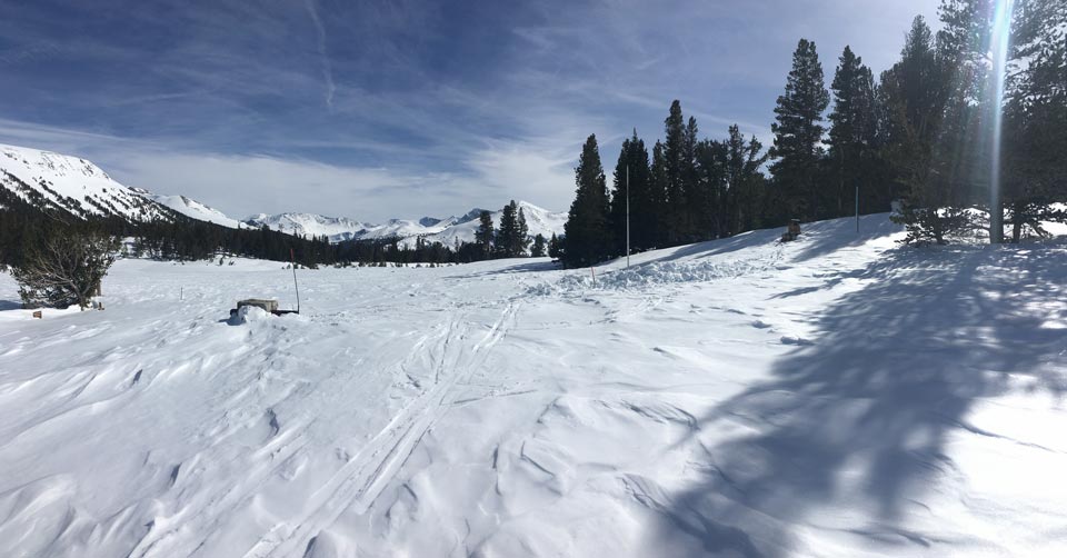 yos413 Tioga Pass entrance station on April 8th 2023