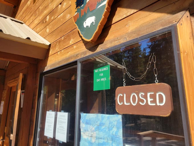 nps1030 Sequoia and Kings Canyon National Parks closure sign in window