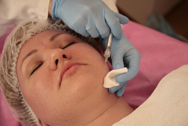 cosmetology 2520555 640 dermatologist