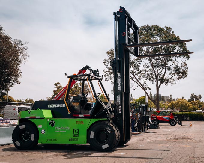 electric forklift