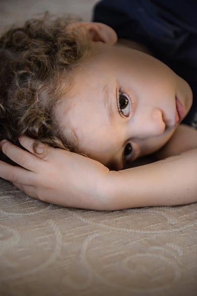 sad child vassia sarri boy 744486 640